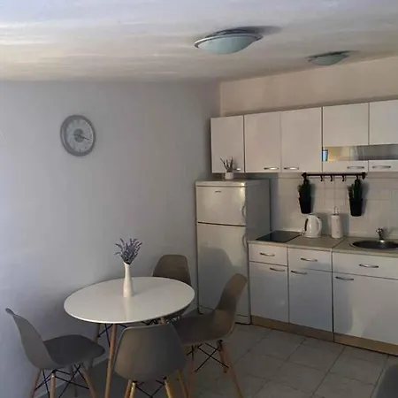 In - Insel 42971 Holiday home